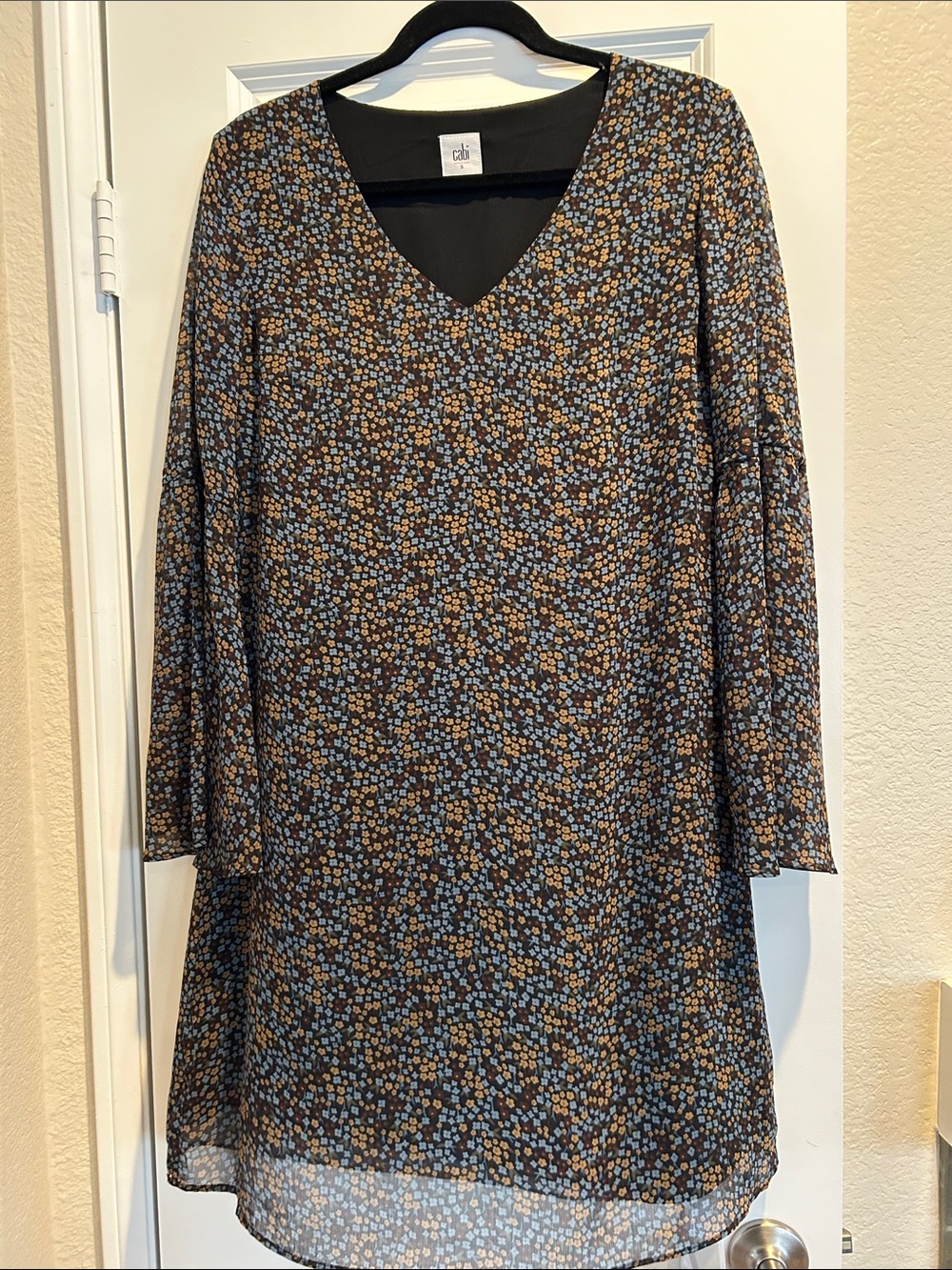 CAbi Black V-Neck Floral Long Sleeve Tunic Dress